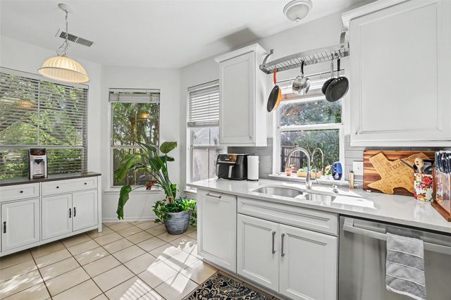 41 Muirfield Greens LN, Lakeway, TX 78738
