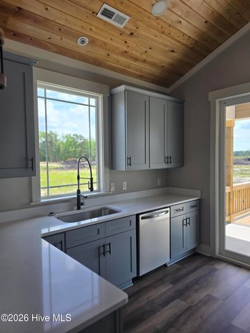 579 Stokestown Road, Wallace, NC 28466
