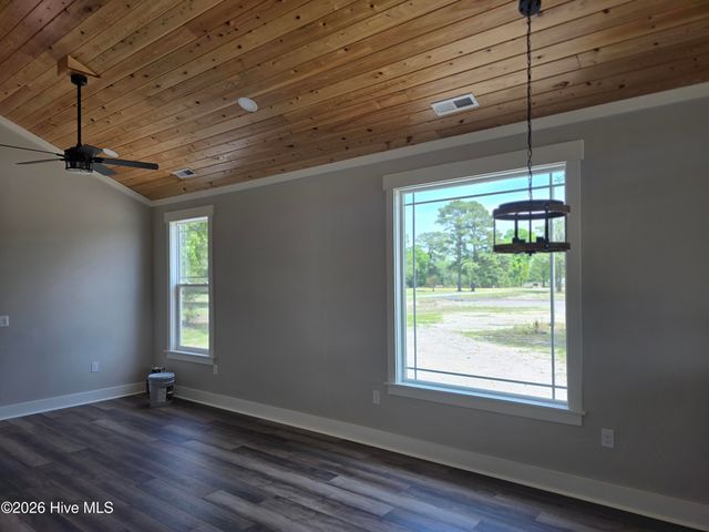 579 Stokestown Road, Wallace, NC 28466