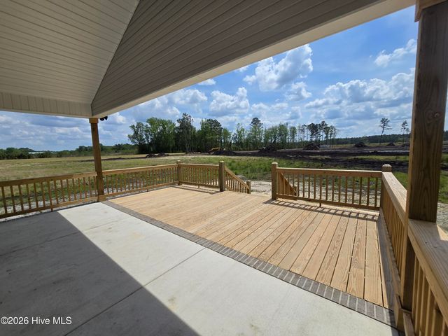 579 Stokestown Road, Wallace, NC 28466