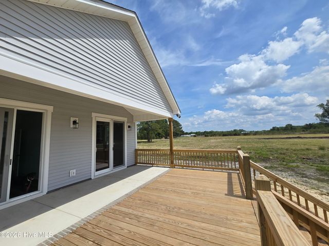 579 Stokestown Road, Wallace, NC 28466