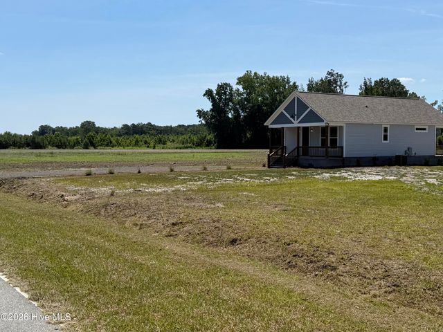 579 Stokestown Road, Wallace, NC 28466