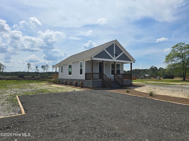 579 Stokestown Road, Wallace, NC 28466
