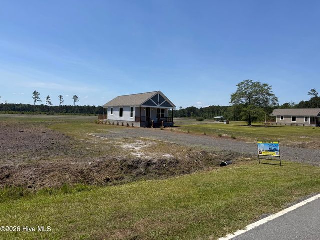 579 Stokestown Road, Wallace, NC 28466
