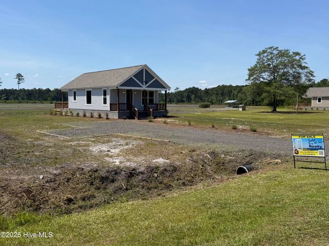 579 Stokestown Road, Wallace, NC 28466