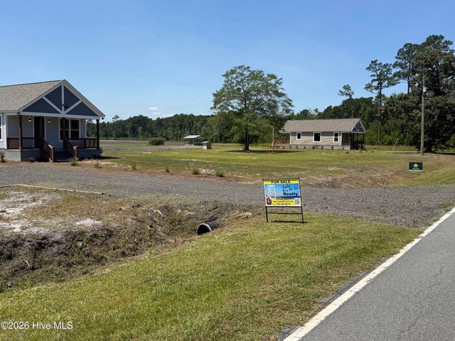 579 Stokestown Road, Wallace, NC 28466