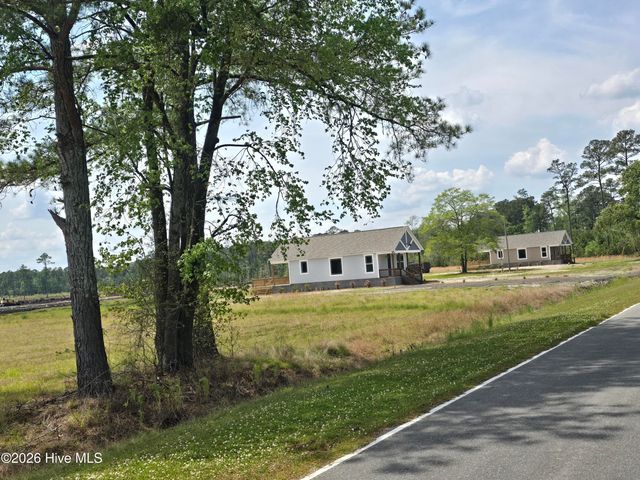 579 Stokestown Road, Wallace, NC 28466