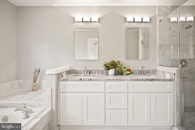 21740 KINGS CROSSING TER, Ashburn, VA 20147