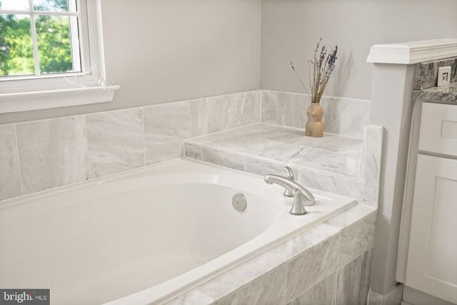 21740 KINGS CROSSING TER, Ashburn, VA 20147