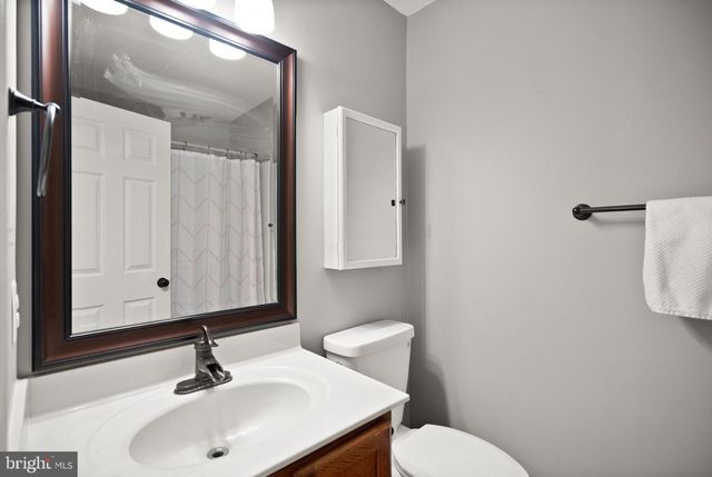 21740 KINGS CROSSING TER, Ashburn, VA 20147