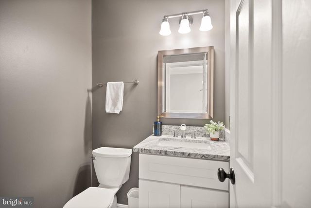 21740 KINGS CROSSING TER, Ashburn, VA 20147