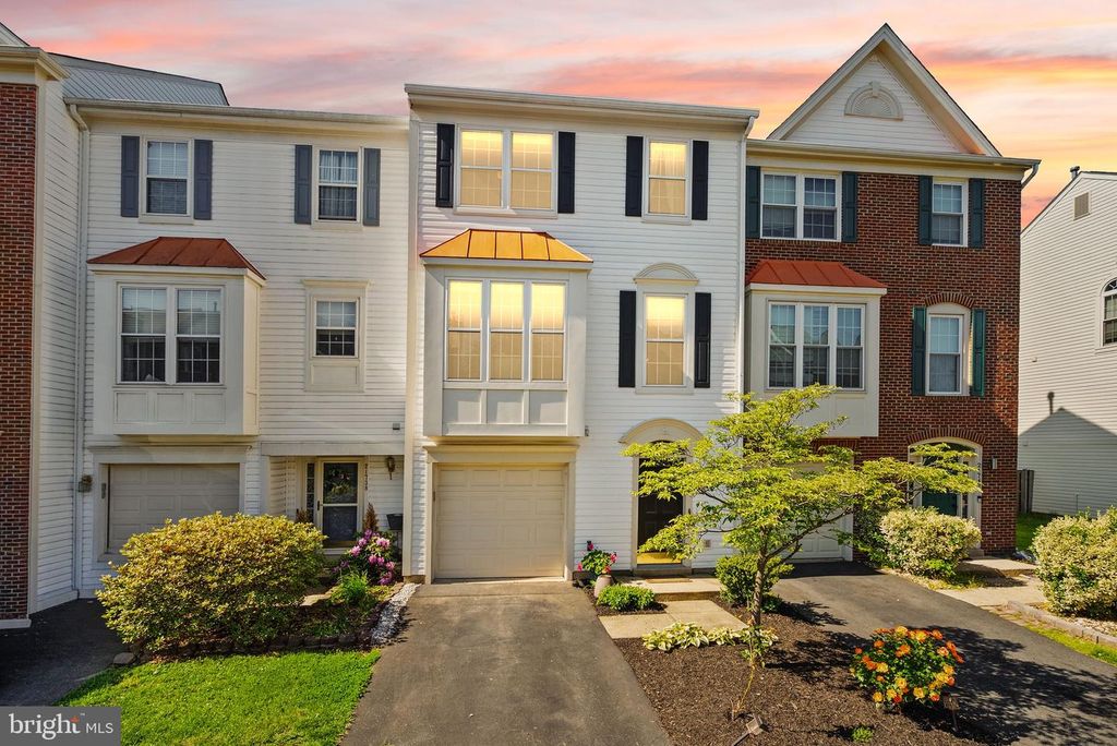 21740 KINGS CROSSING TER, Ashburn, VA 20147