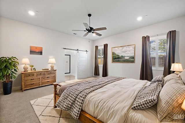 9223 Manor Forest Lane, Shafter, CA 93263