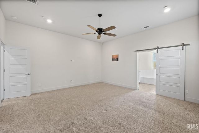 9223 Manor Forest Lane, Shafter, CA 93263