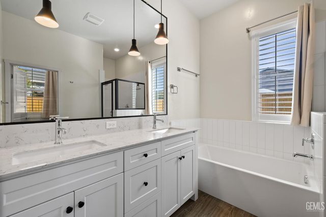 9223 Manor Forest Lane, Shafter, CA 93263