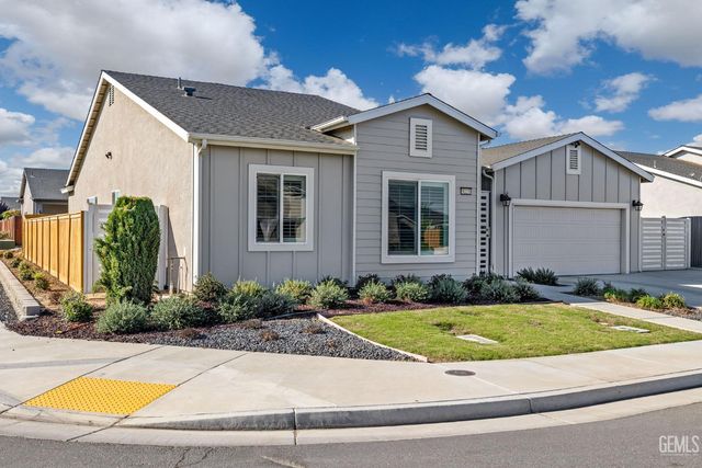 9223 Manor Forest Lane, Shafter, CA 93263