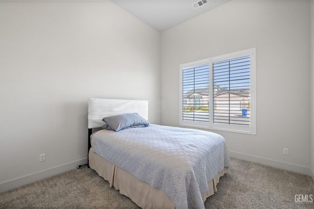 9223 Manor Forest Lane, Shafter, CA 93263