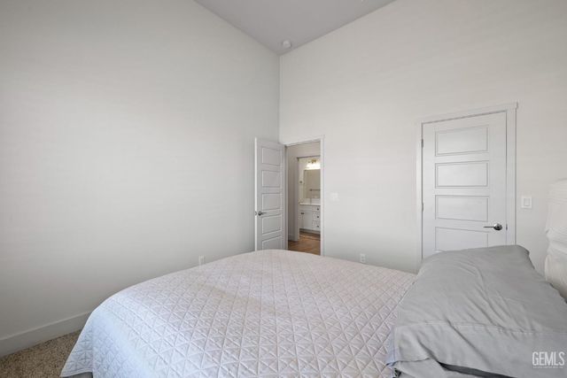 9223 Manor Forest Lane, Shafter, CA 93263