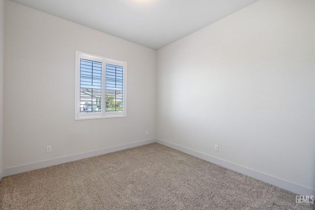 9223 Manor Forest Lane, Shafter, CA 93263