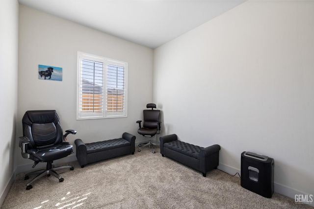 9223 Manor Forest Lane, Shafter, CA 93263