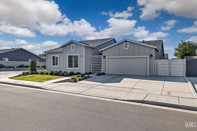 9223 Manor Forest Lane, Shafter, CA 93263