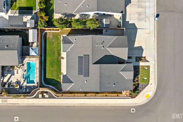 9223 Manor Forest Lane, Shafter, CA 93263