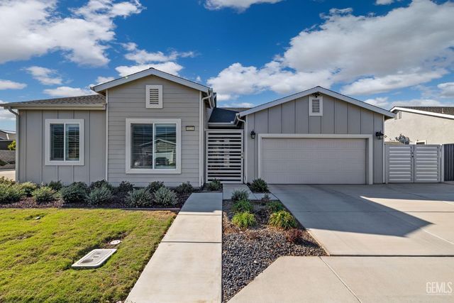 9223 Manor Forest Lane, Shafter, CA 93263