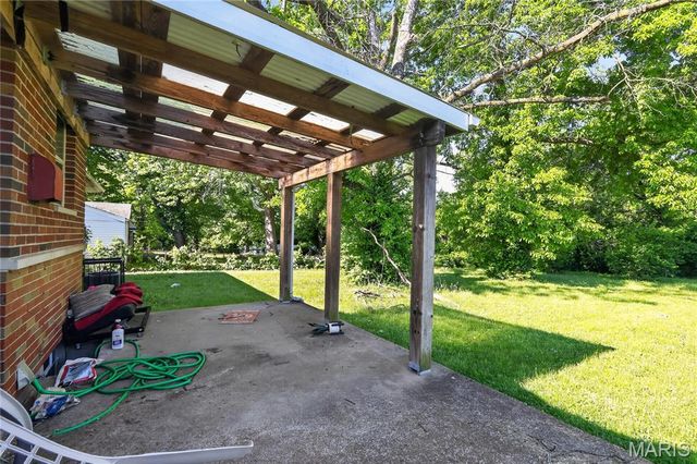 9925 Glen Owen Drive, St Louis, MO 63136