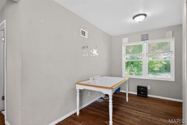 9925 Glen Owen Drive, St Louis, MO 63136