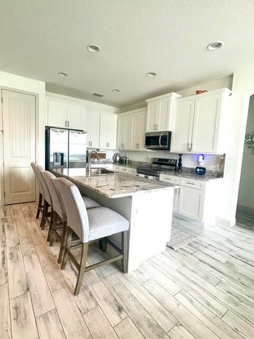424 SW Ridgecrest Drive, Port St. Lucie, Port St Lucie, FL 34953