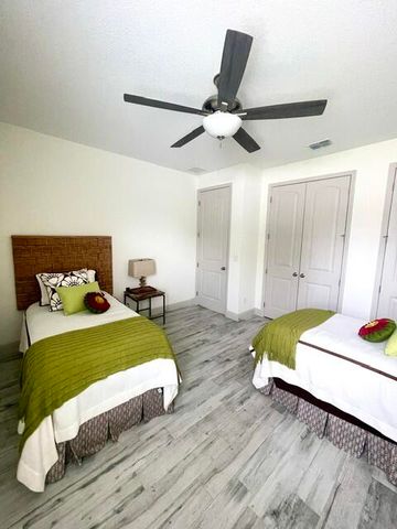 424 SW Ridgecrest Drive, Port St. Lucie, Port St Lucie, FL 34953