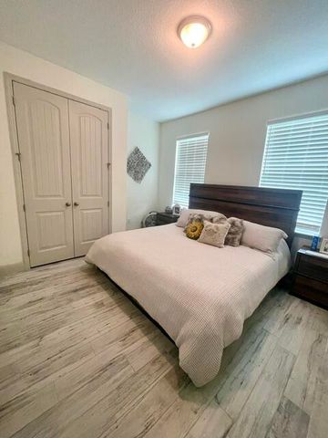 424 SW Ridgecrest Drive, Port St. Lucie, Port St Lucie, FL 34953