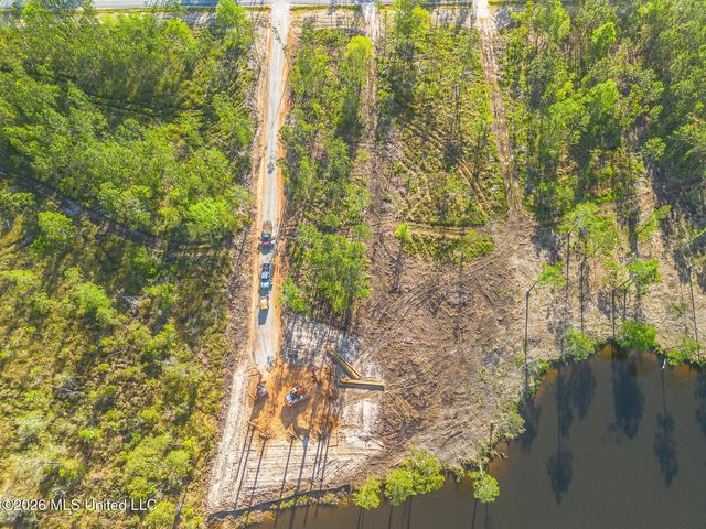 13035 Enciente Point Drive, Kiln, MS 39556