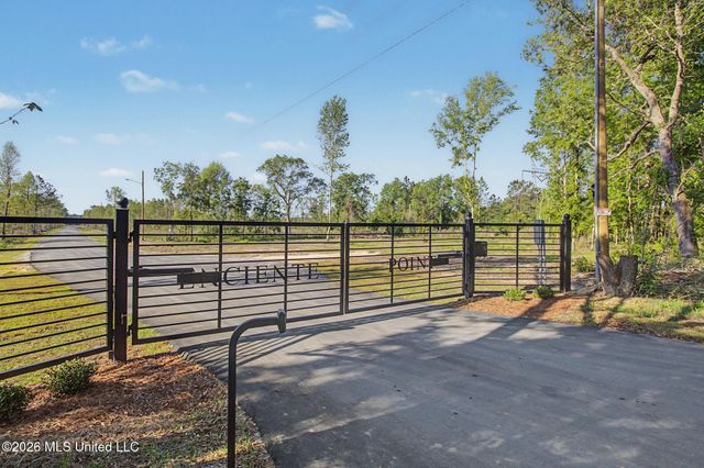 13035 Enciente Point Drive, Kiln, MS 39556