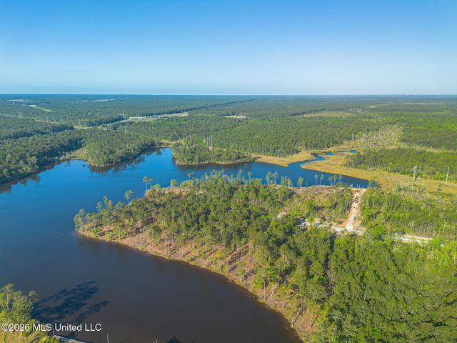 13035 Enciente Point Drive, Kiln, MS 39556