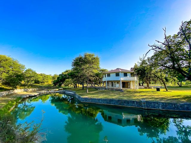 105 Majestic Hills, Blanco, TX 78606