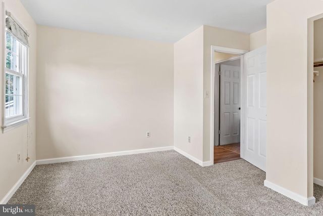 8 HOLLY DR, New Cumberland, PA 17070