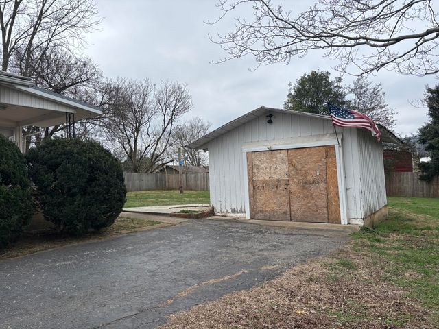 97 Wheeler Avenue, Pikeville, TN 37367