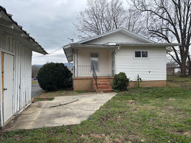 97 Wheeler Avenue, Pikeville, TN 37367