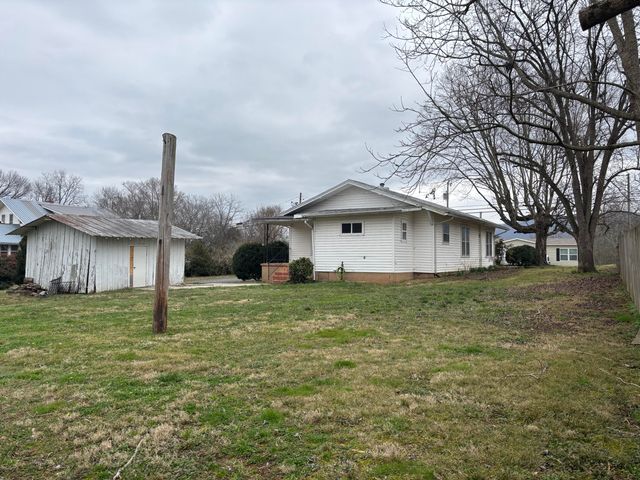 97 Wheeler Avenue, Pikeville, TN 37367