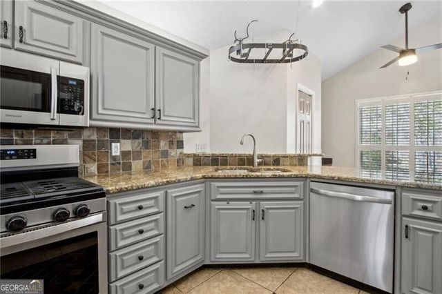 6604 Windbrook Way, Flowery Branch, GA 30542