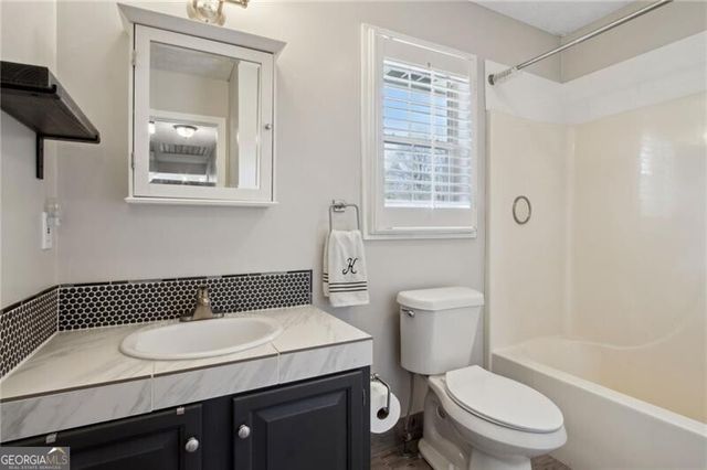 6604 Windbrook Way, Flowery Branch, GA 30542