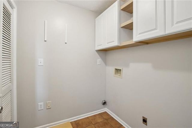 6604 Windbrook Way, Flowery Branch, GA 30542