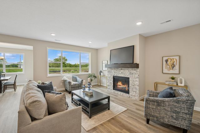 608 Grouse Way, New Richmond, WI 54017