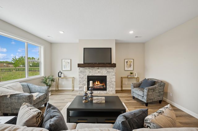 608 Grouse Way, New Richmond, WI 54017