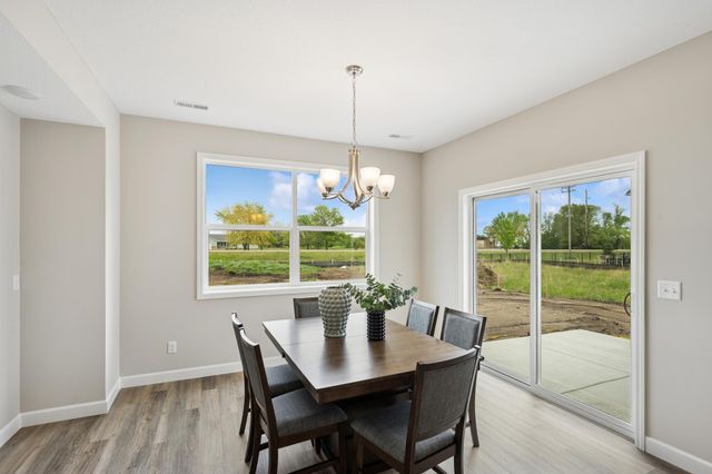 608 Grouse Way, New Richmond, WI 54017