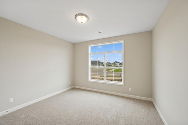608 Grouse Way, New Richmond, WI 54017