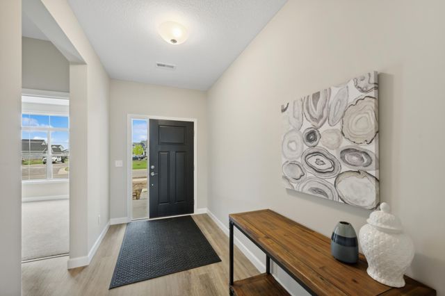 608 Grouse Way, New Richmond, WI 54017