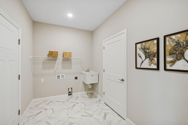 608 Grouse Way, New Richmond, WI 54017