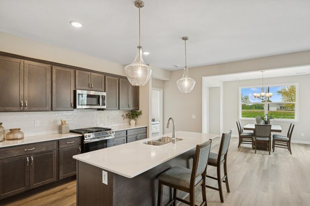 608 Grouse Way, New Richmond, WI 54017